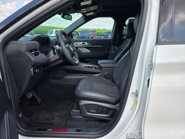 2025 Ford Explorer ST photo 4