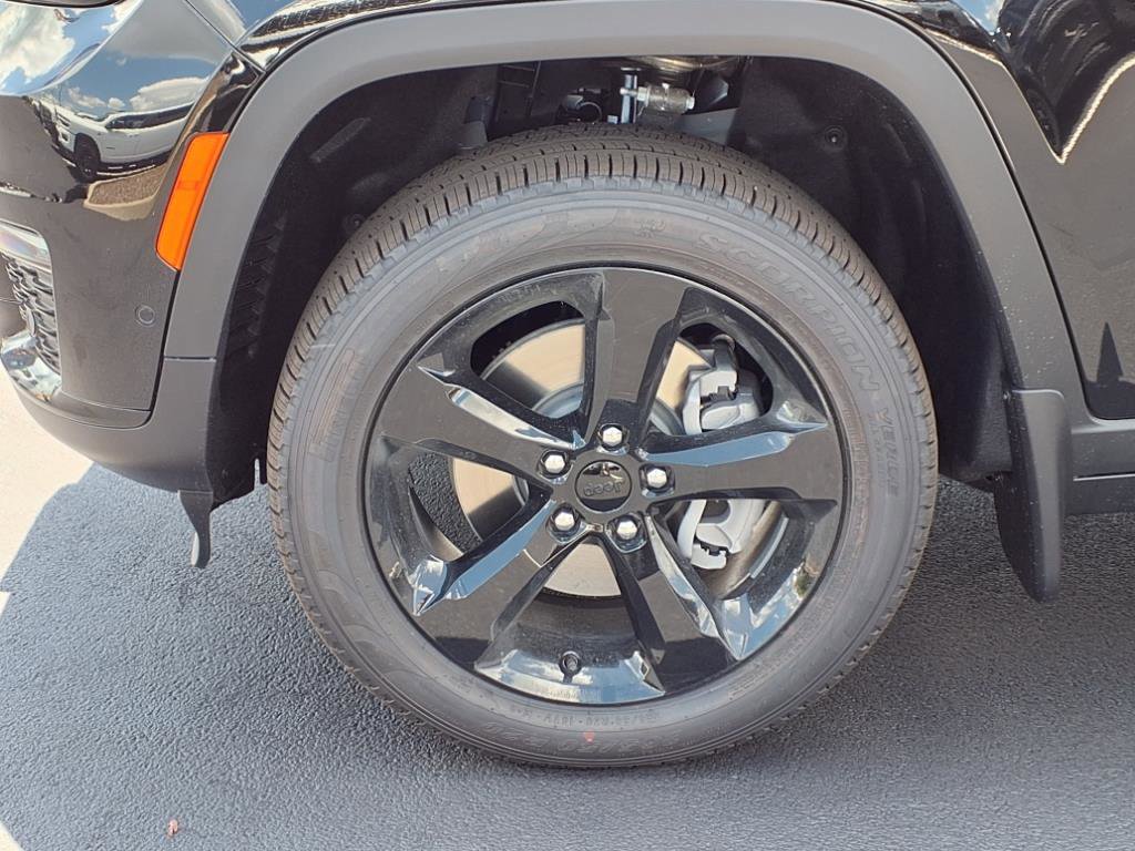 2025 Jeep Grand Cherokee Limited photo 18