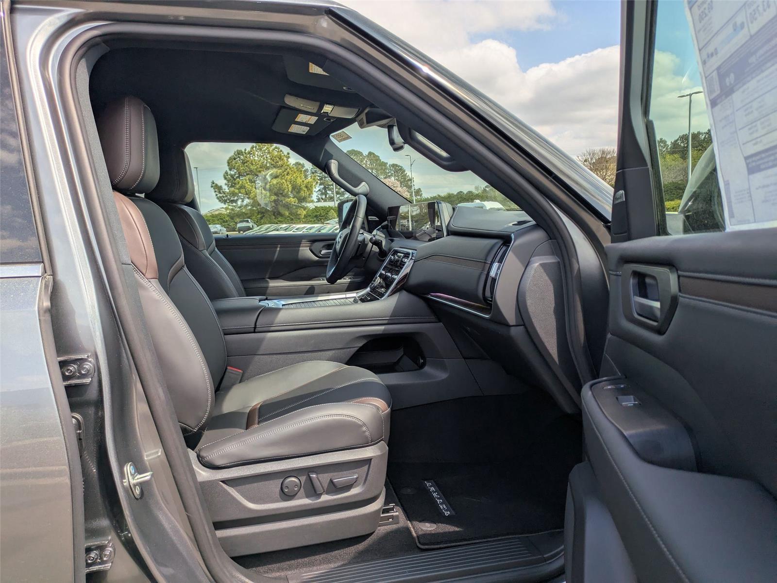 2025 Nissan Armada SL photo 35