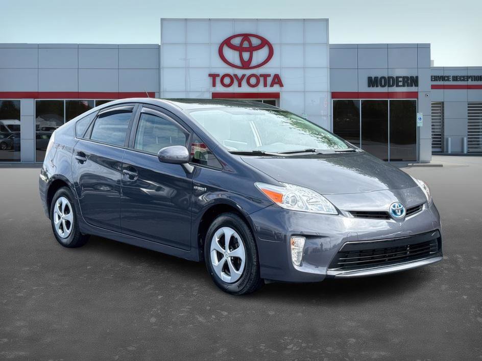 2015 Toyota Prius Three photo 3