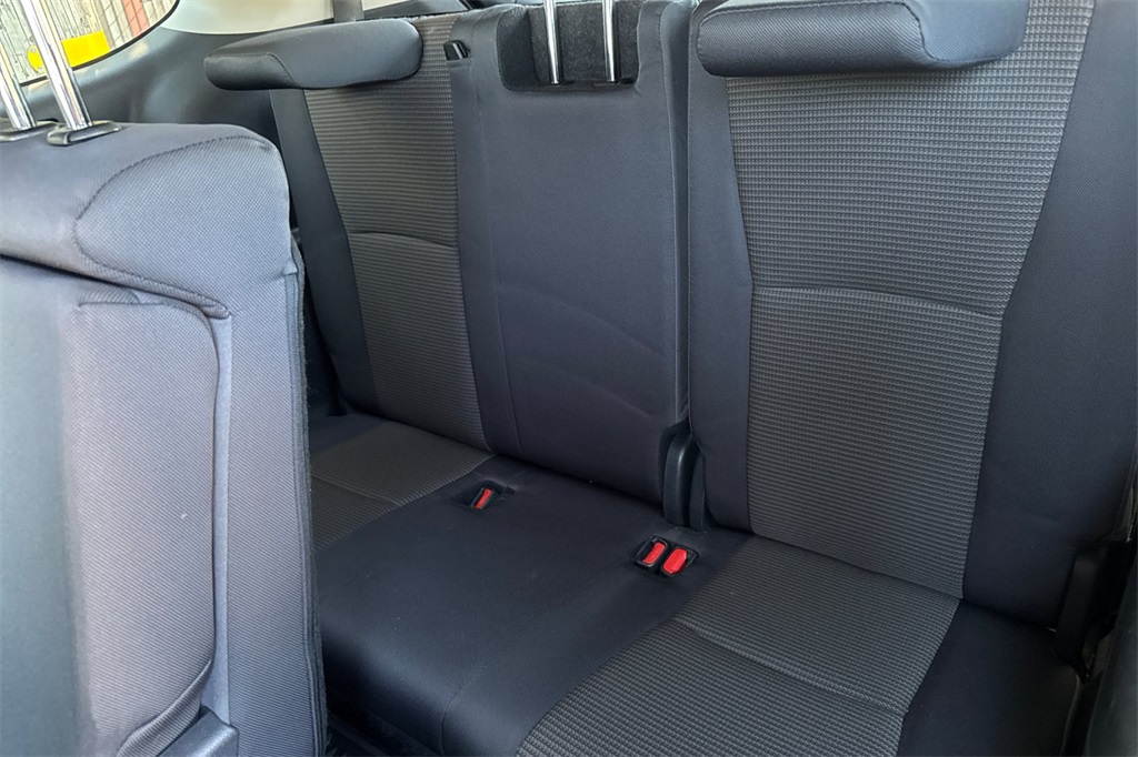 2024 Toyota Highlander LE photo 15