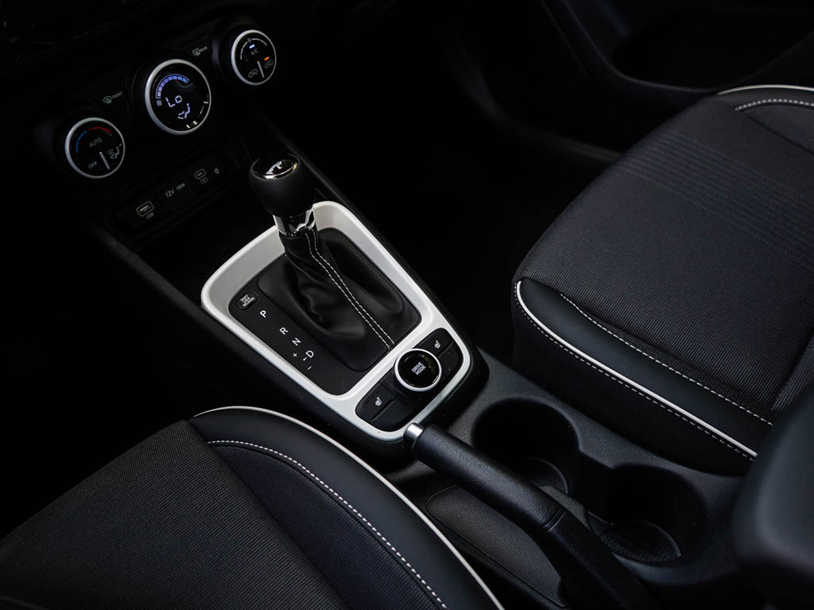 2025 Hyundai Venue Limited photo 23