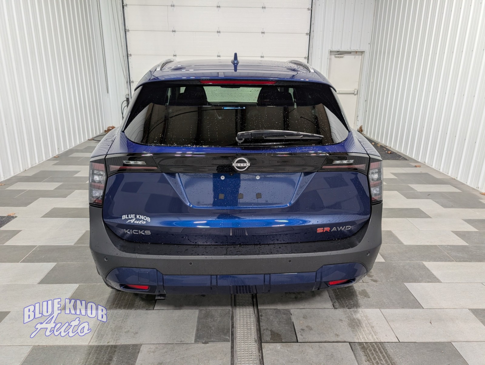 2025 Nissan Kicks SR photo 3