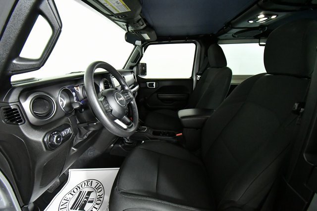 2021 Jeep Wrangler Willys Sport photo 4