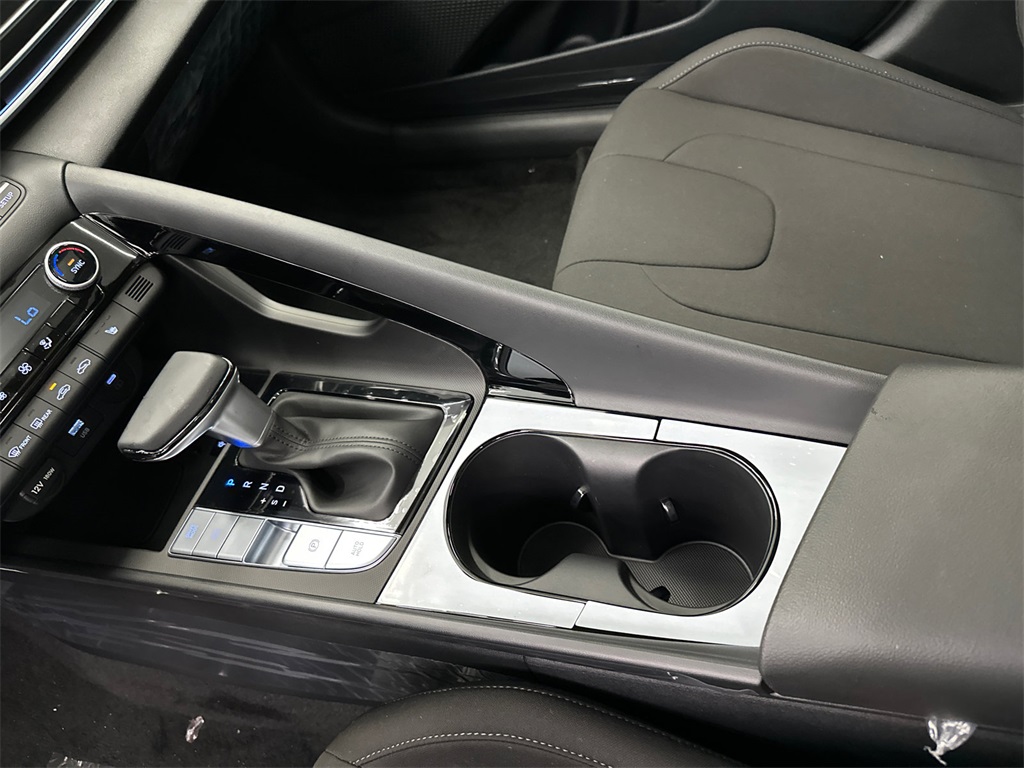 2025 Hyundai Elantra SEL Convenience photo 29