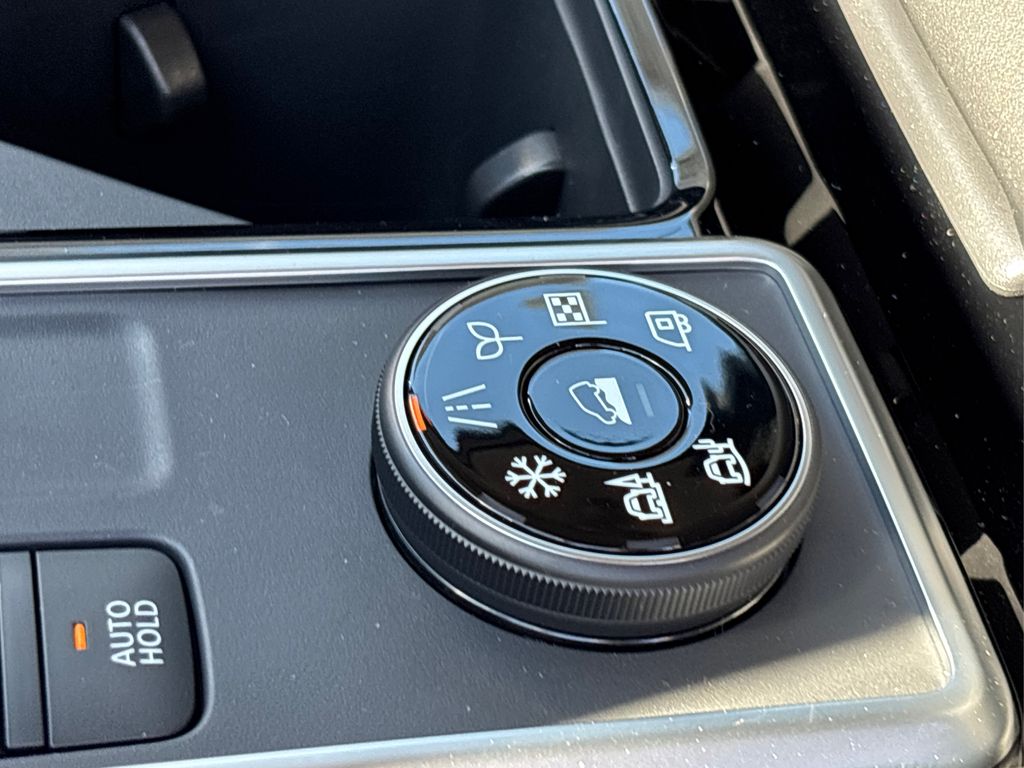 2025 Nissan Pathfinder SV photo 29