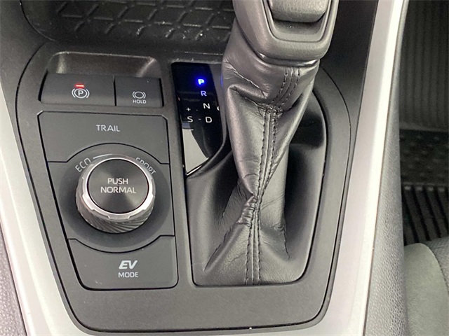 2024 Toyota RAV4 Hybrid XLE photo 21