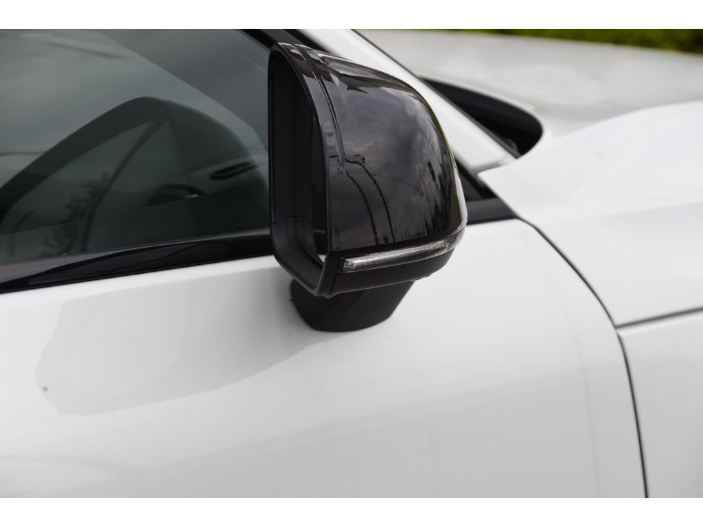 2024 Volvo C40 Recharge Plus photo 25