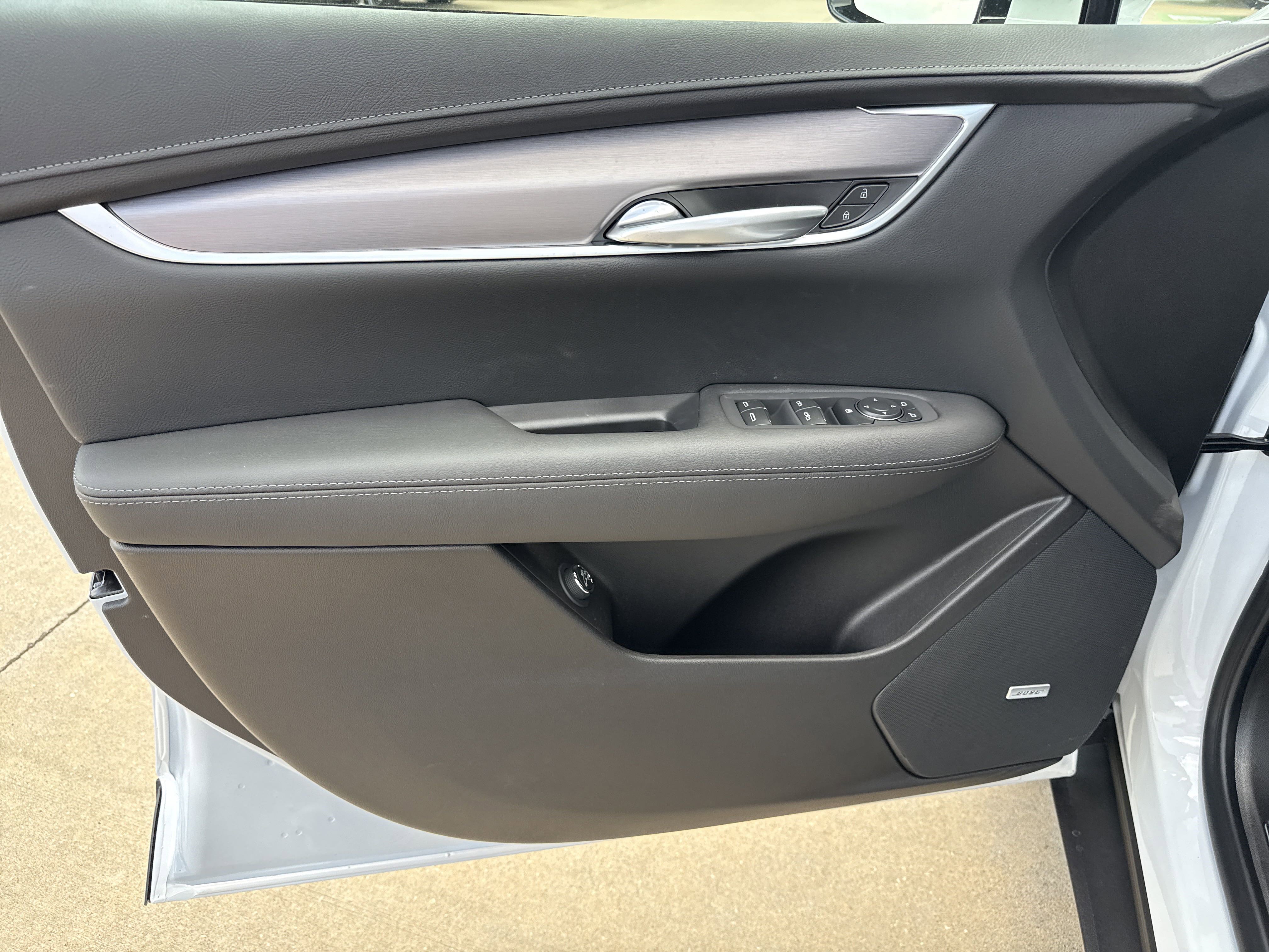 2025 Cadillac XT5 Luxury photo 9