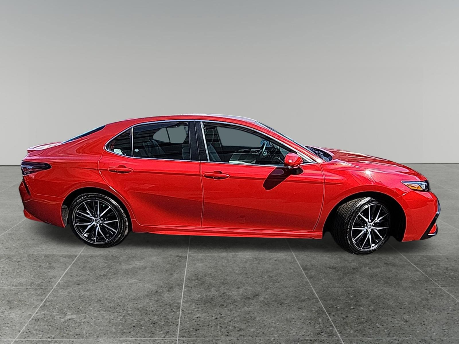 2024 Toyota Camry SE photo 8