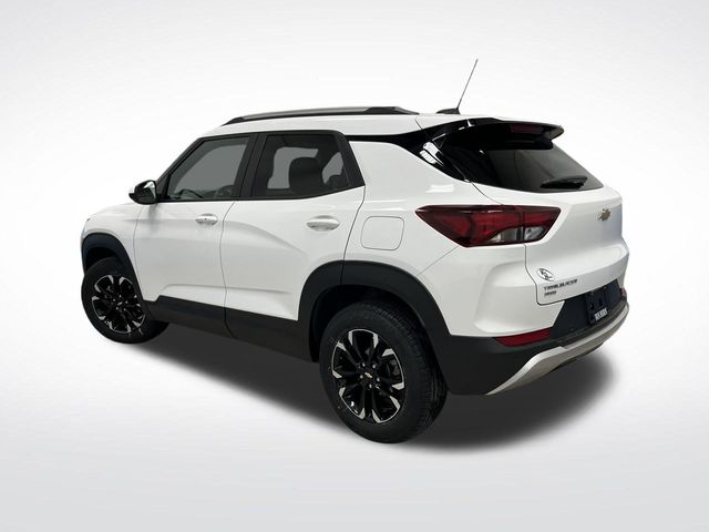 2022 Chevrolet Trailblazer LT photo 2