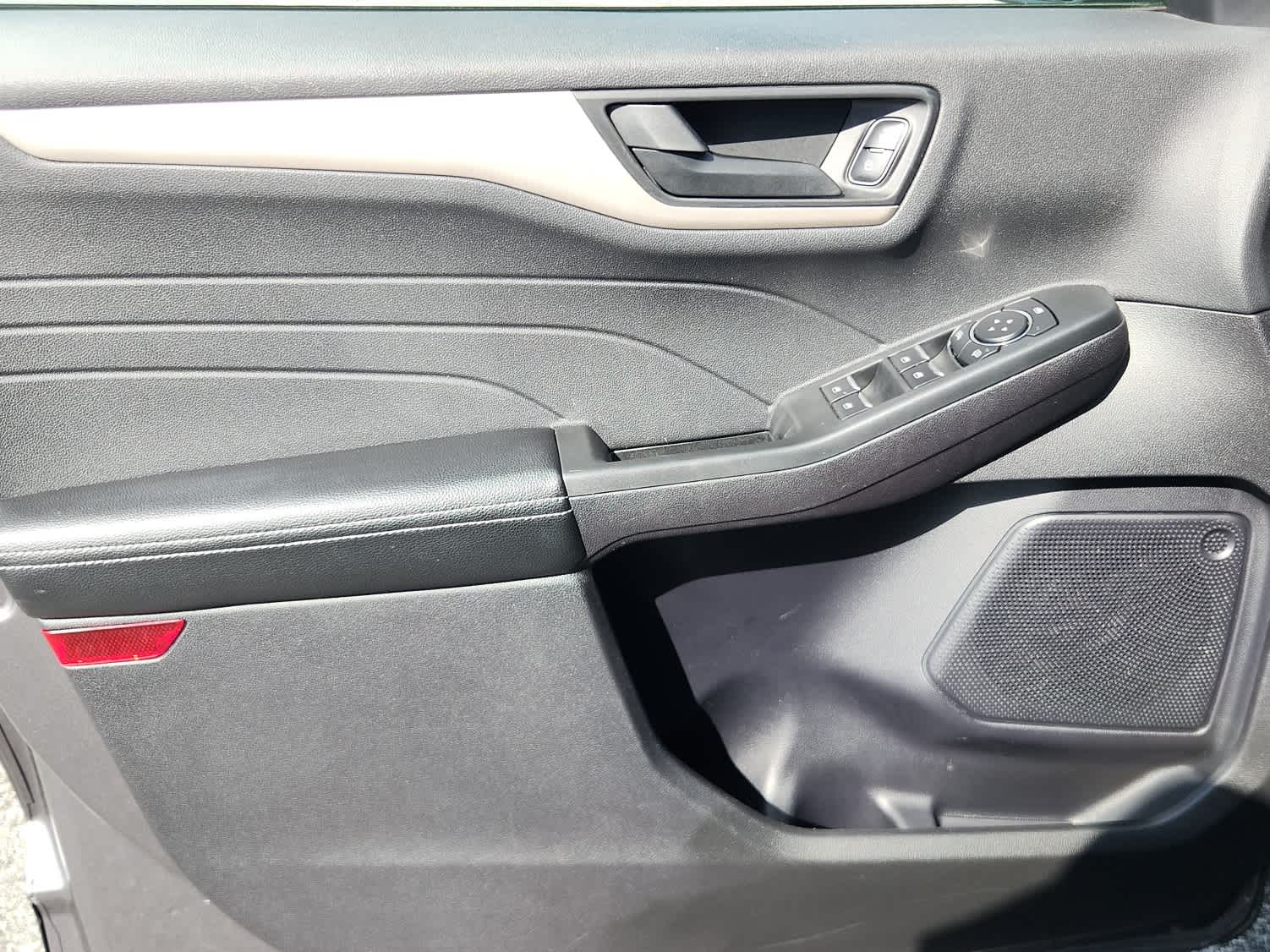 2022 Ford Escape SE photo 8