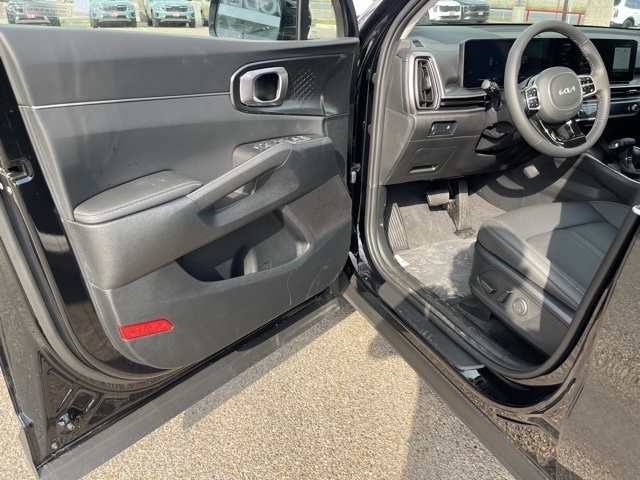 2025 Kia Sorento S photo 14
