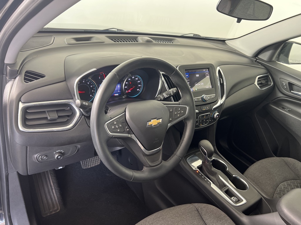 2023 Chevrolet Equinox LT photo 2