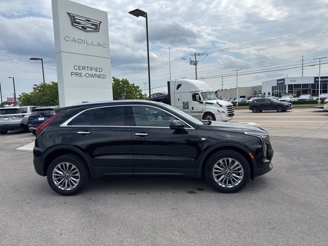 2024 Cadillac XT4 Premium Luxury photo 3