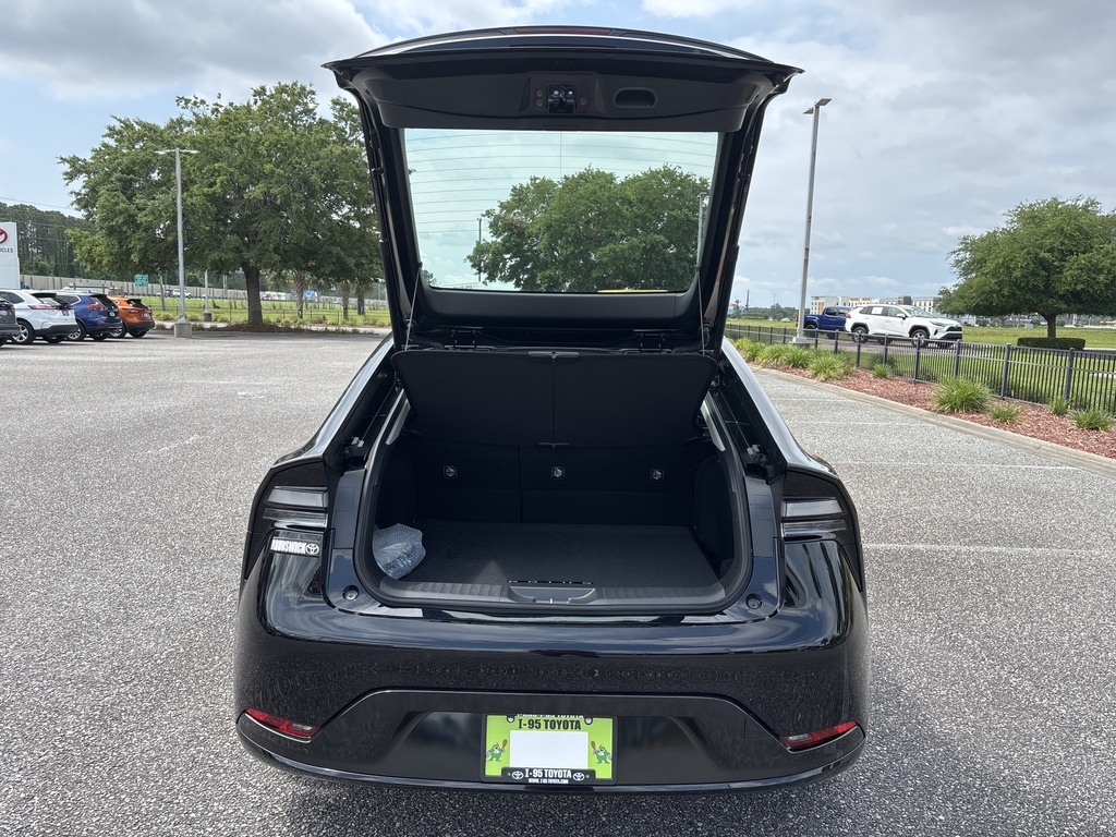 2024 Toyota Prius Prime XSE photo 13