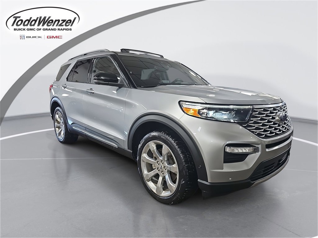 2020 Ford Explorer Platinum's photo