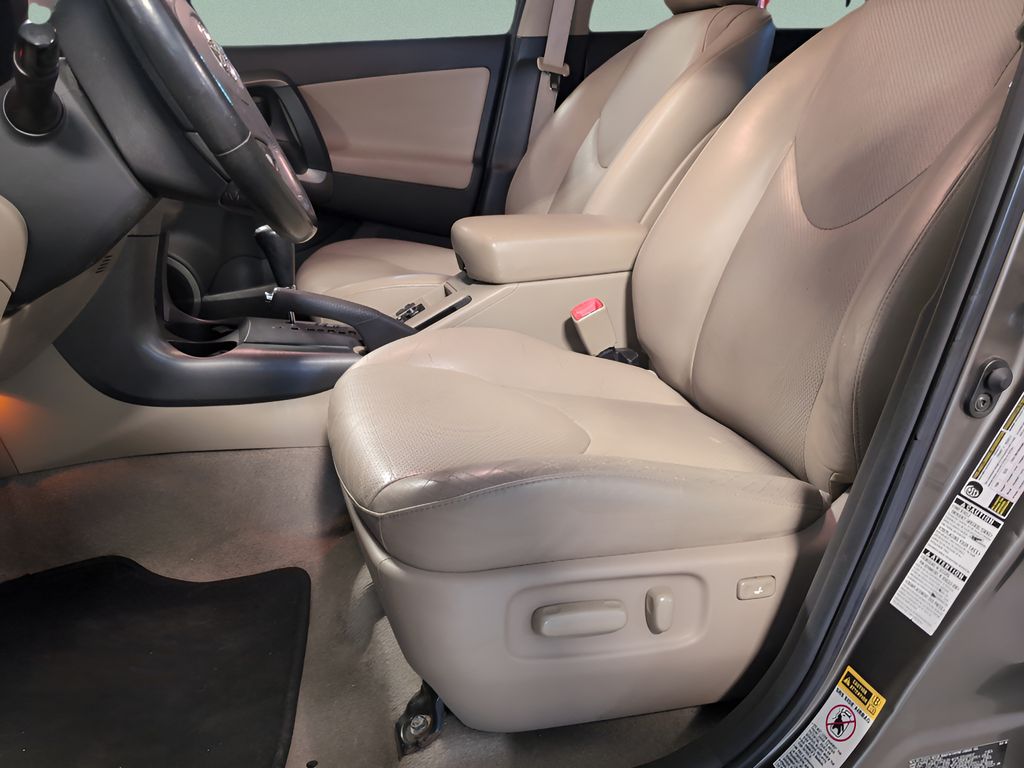 2010 Toyota RAV4 Limited photo 11