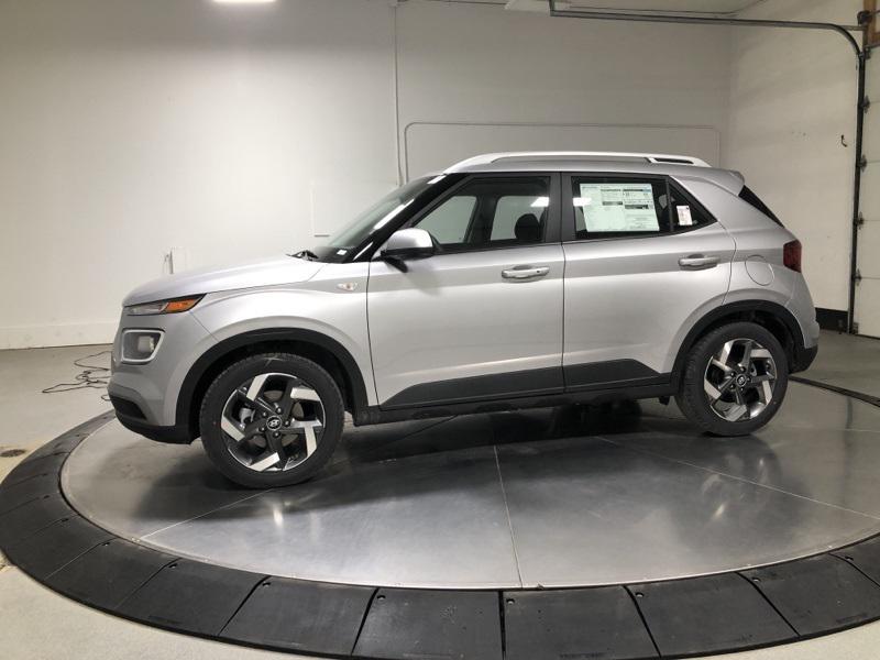 2026 Hyundai Venue SEL photo 4