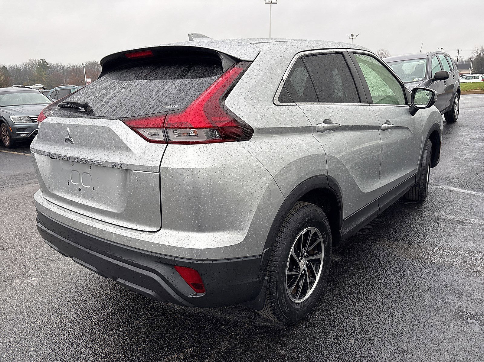 2022 Mitsubishi Eclipse Cross ES photo 4