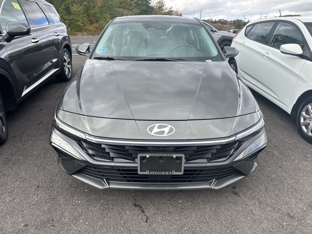 2024 Hyundai Elantra Hybrid Limited photo 2