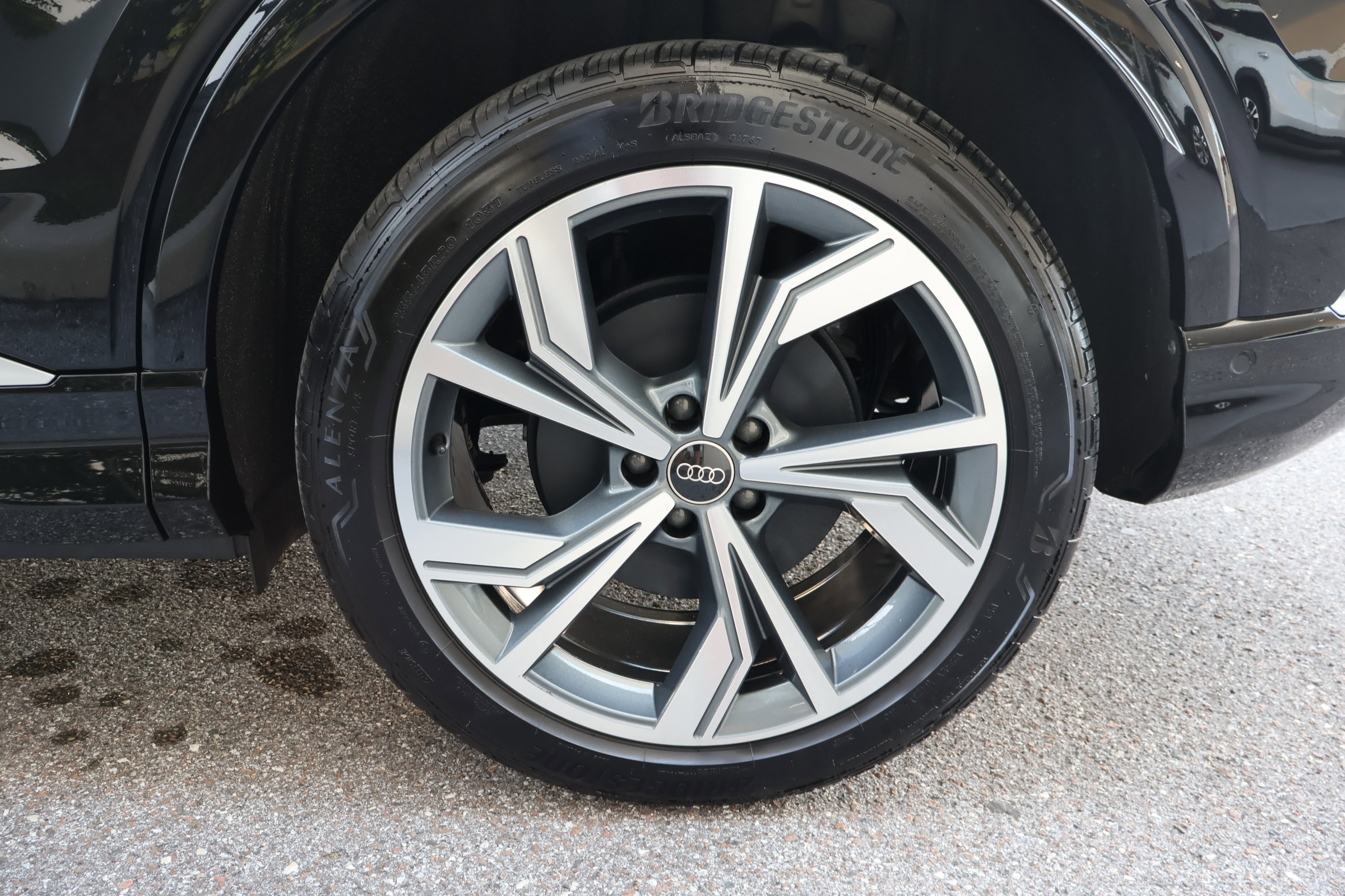 2024 Audi Q4 50 55 E-tron Premium Plus photo 7