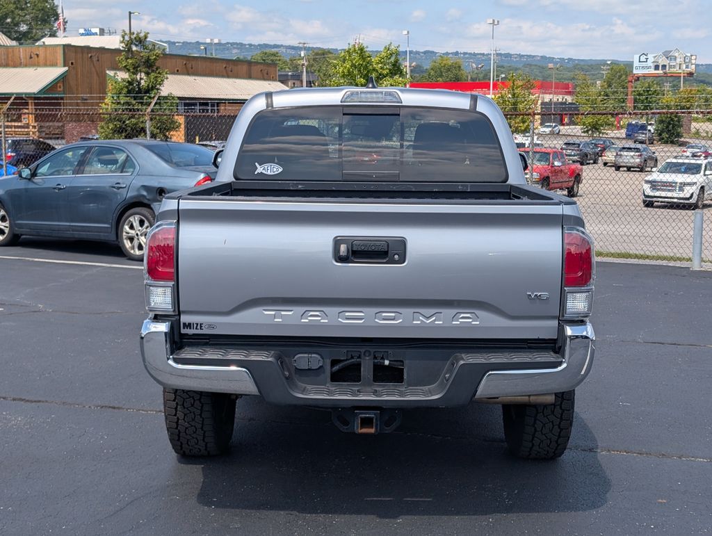 2021 Toyota Tacoma TRD Off-Road photo 4