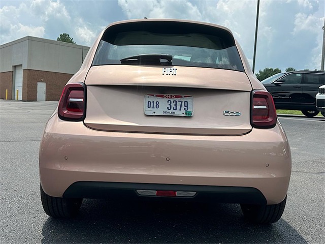 2025 Fiat 500e La Prima photo 6