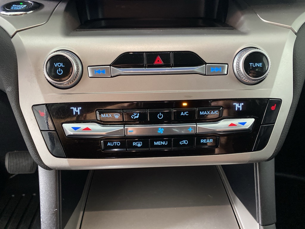 2021 Ford Explorer XLT photo 18