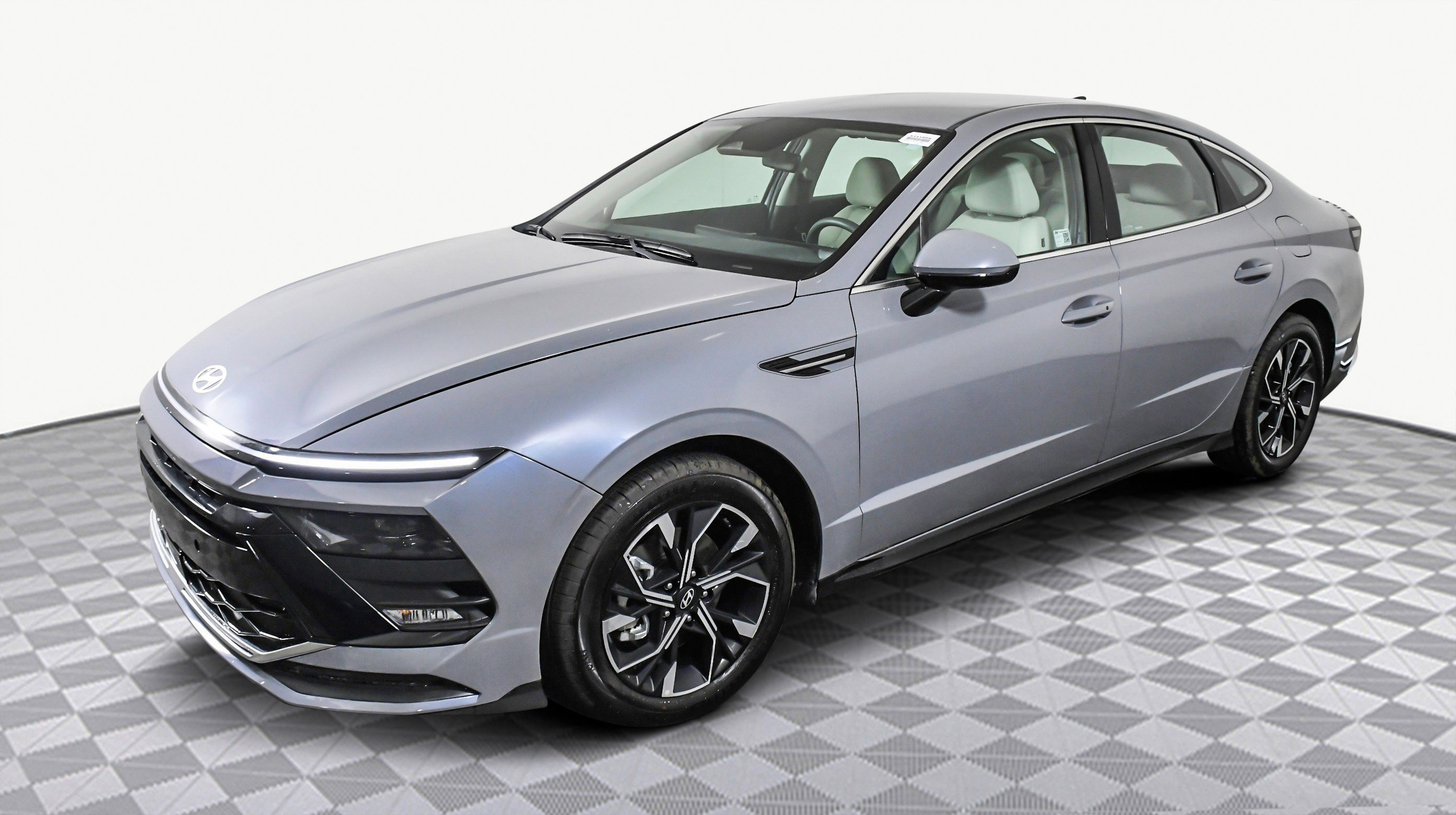 2025 Hyundai Sonata SEL photo 3