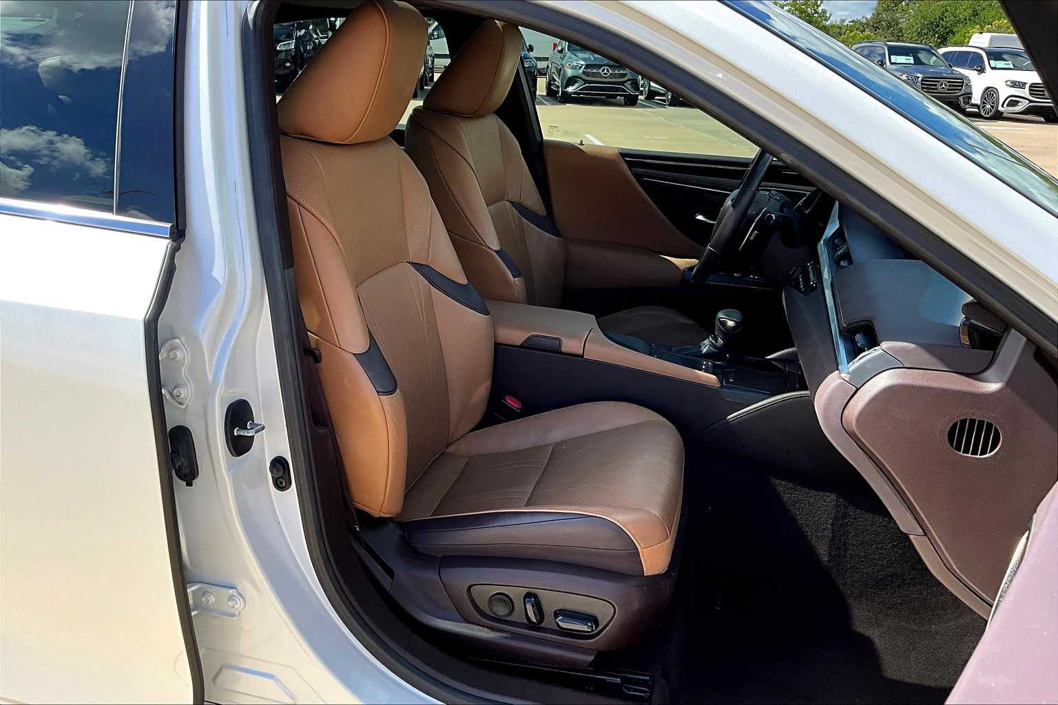 2020 Lexus ES 350 Luxury photo 8