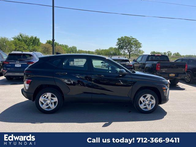 2025 Hyundai Kona SE photo 4