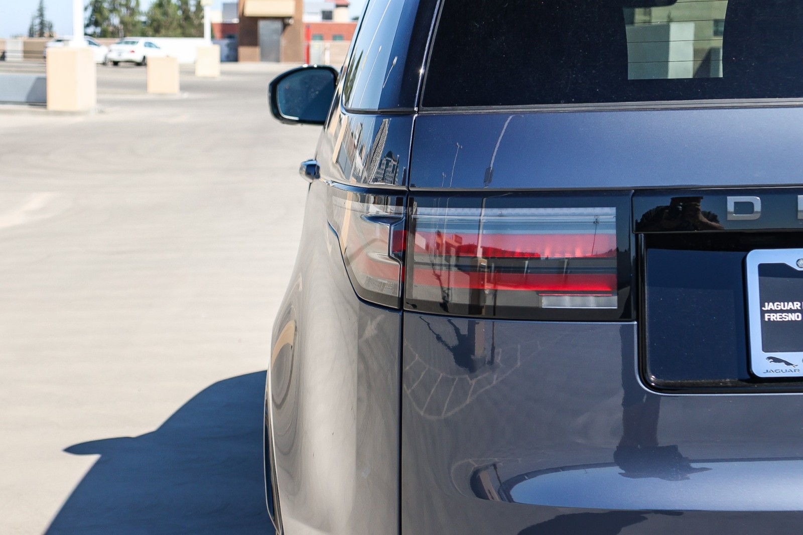 2025 Land Rover Discovery SE photo 9