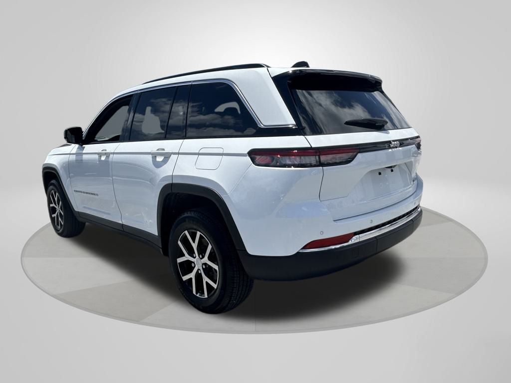 2025 Jeep Grand Cherokee Limited photo 5