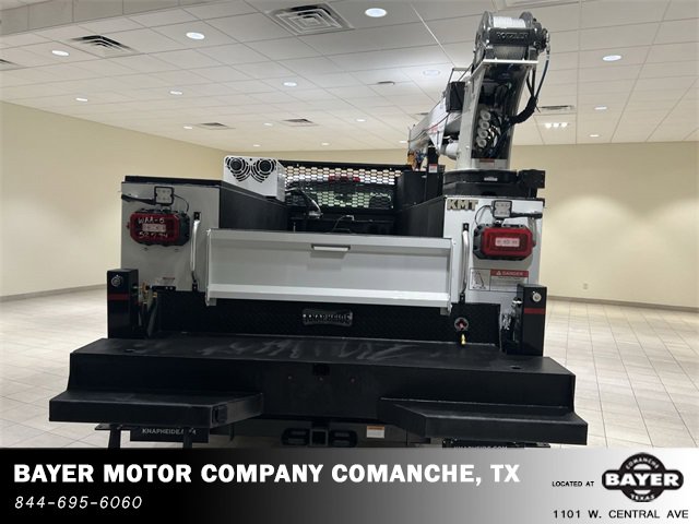 2023 Chevrolet Silverado 6500HD Work Truck photo 3