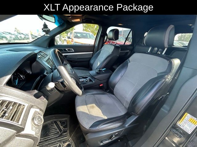 2017 Ford Explorer XLT photo 3
