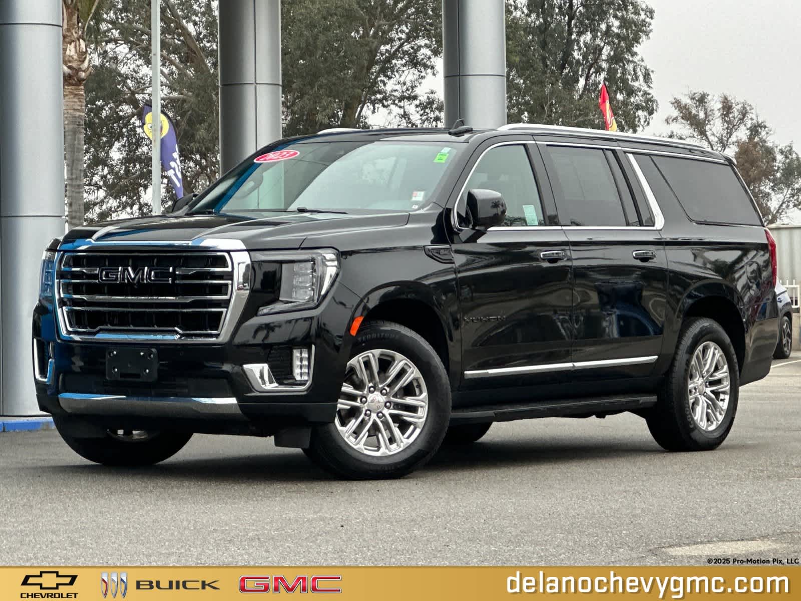 2023 GMC Yukon XL SLT's photo