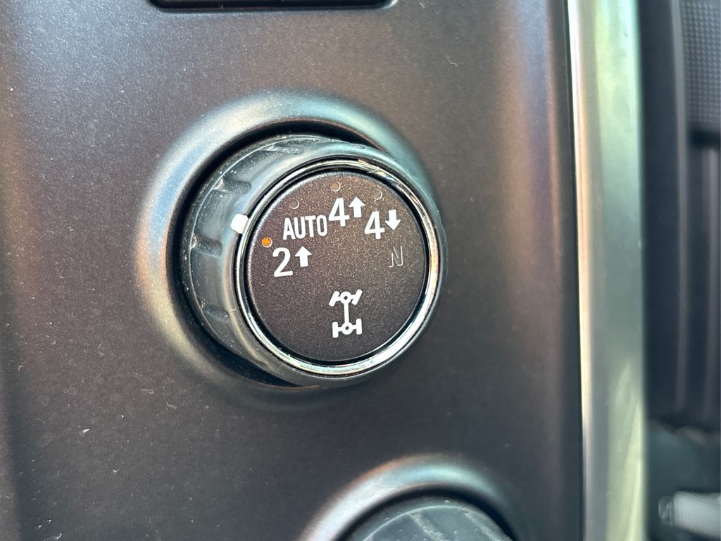 2017 Chevrolet Silverado 1500 LT photo 21