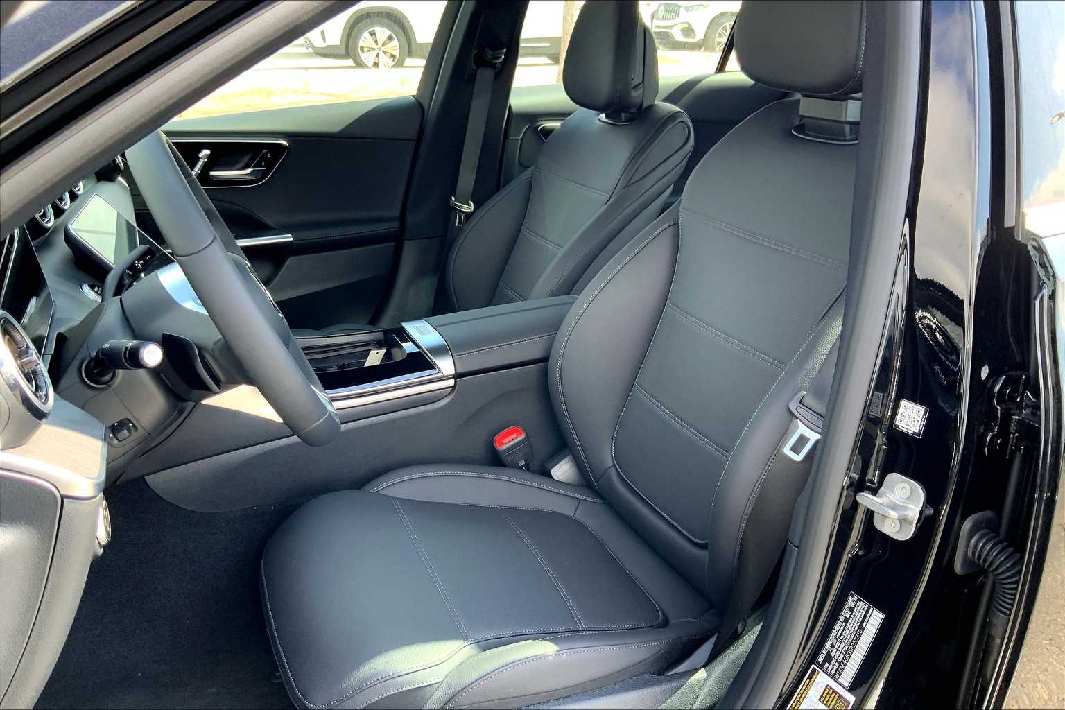 2025 Mercedes Benz C 300 photo 12