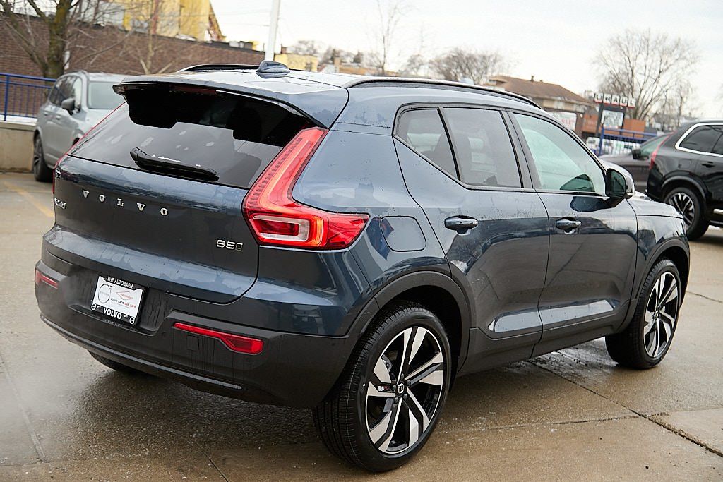2026 VOLVO XC40 - Image 8