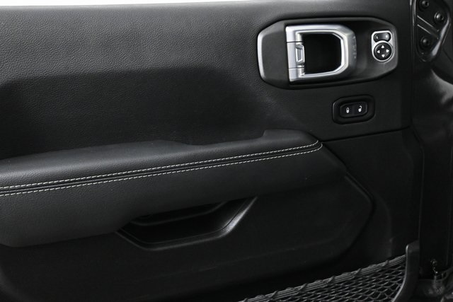 2022 Jeep Wrangler Unlimited Sahara photo 5