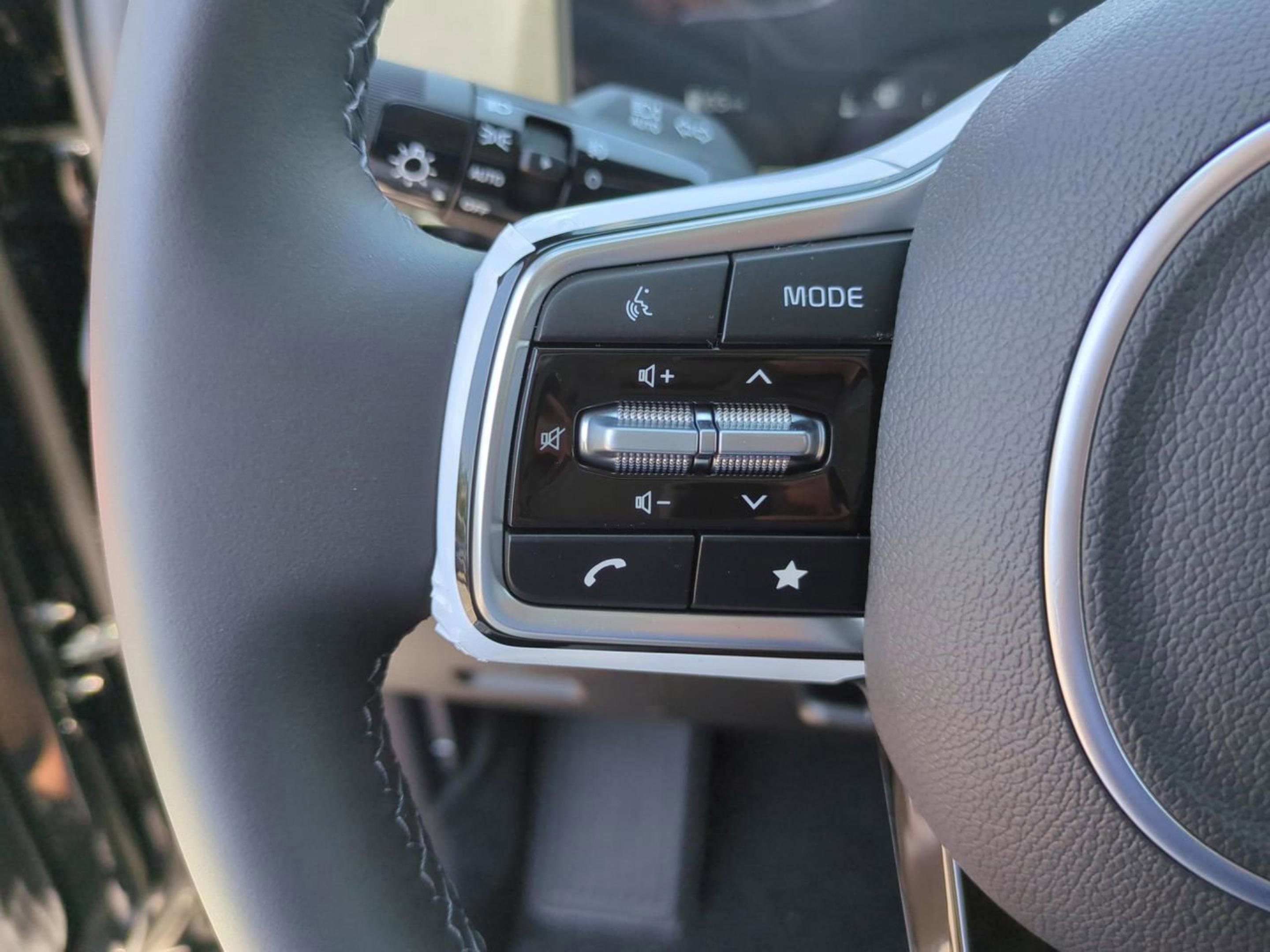 2026 Kia Carnival SX photo 16