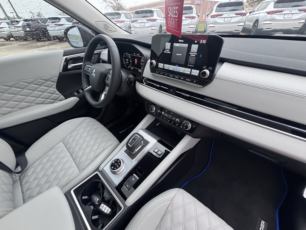 2024 Mitsubishi Outlander PHEV Platinum photo 24