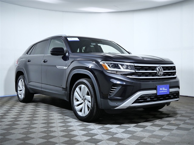 Certified 2020 Volkswagen Atlas Cross Sport SE w/Tech with VIN 1V21E2CA7LC208383 for sale in Apple Valley, Minnesota