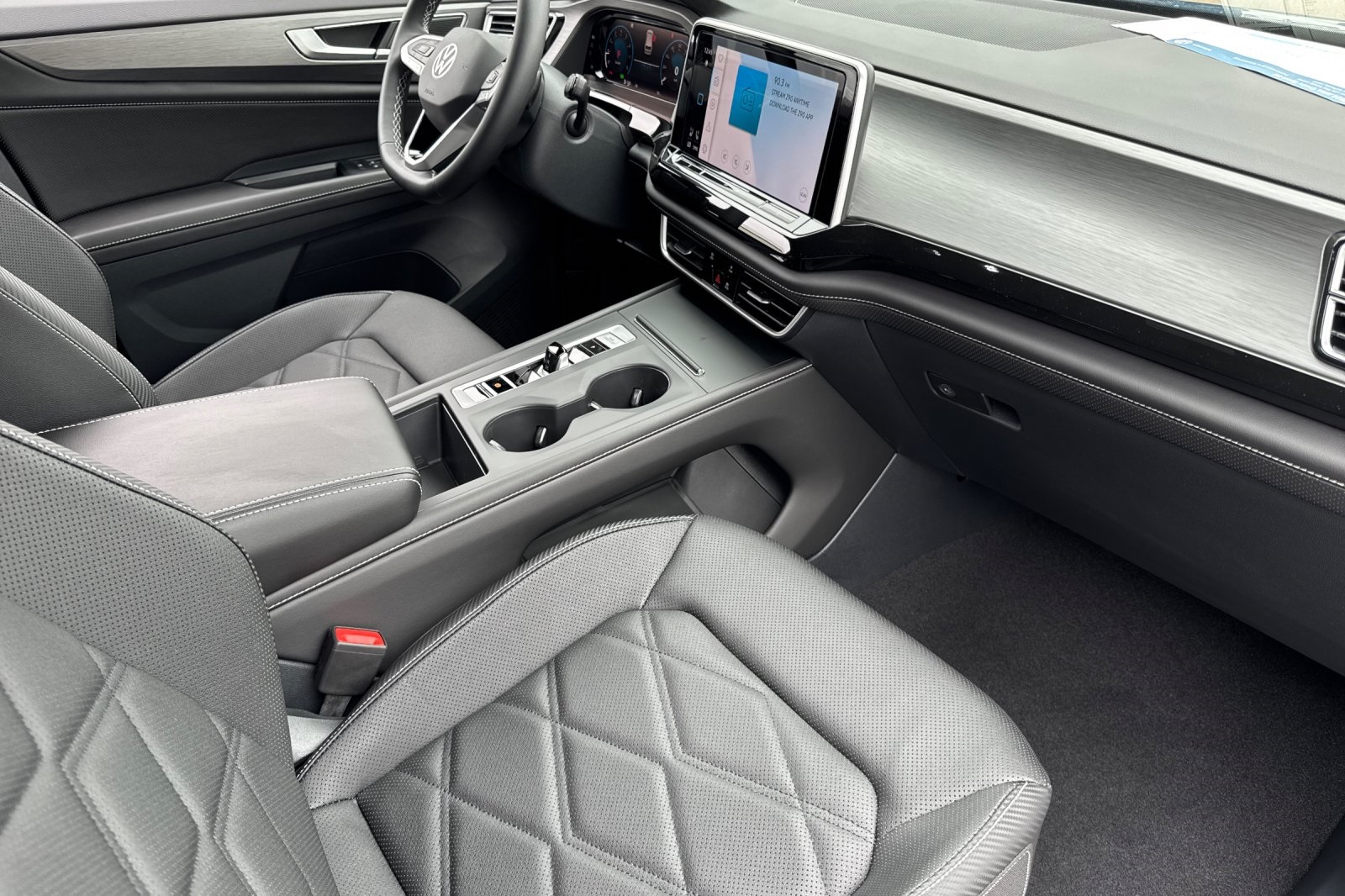 2025 Volkswagen Atlas Cross Sport SE photo 16