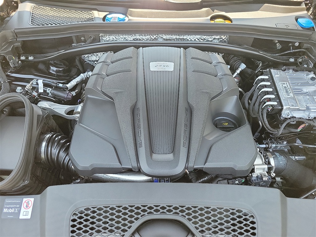 2025 Porsche Macan GTS photo 26