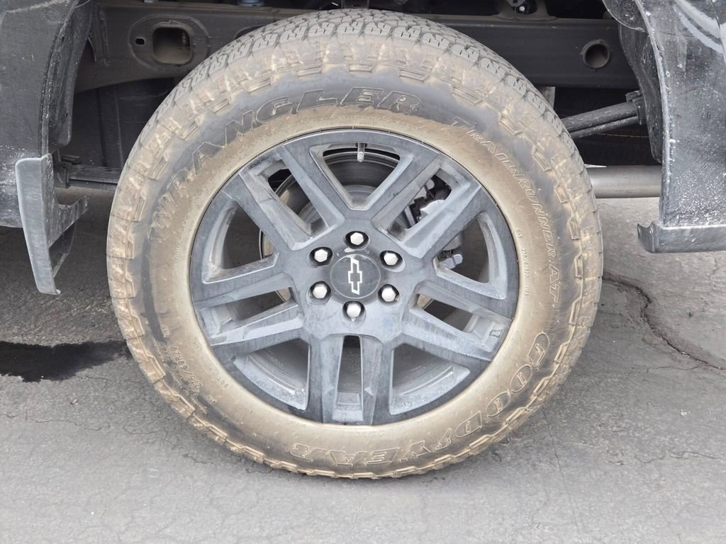 2025 Chevrolet Silverado 1500 RST photo 3