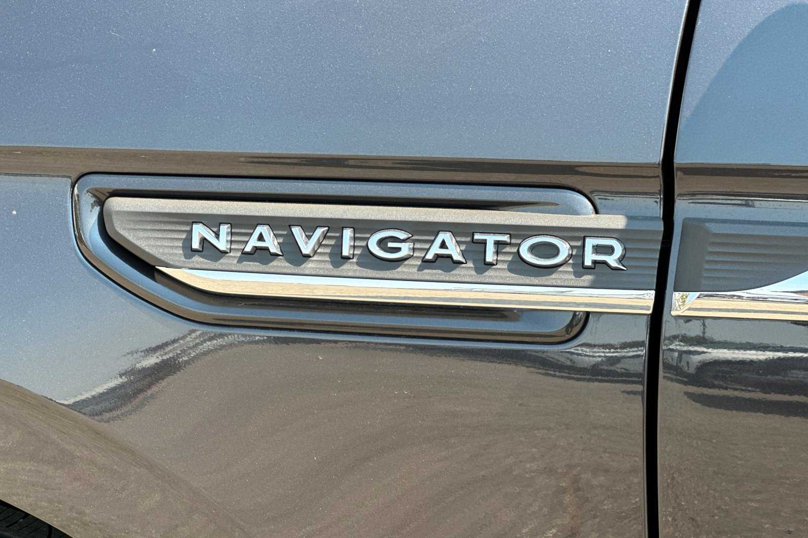 2024 Lincoln Navigator L Reserve photo 30