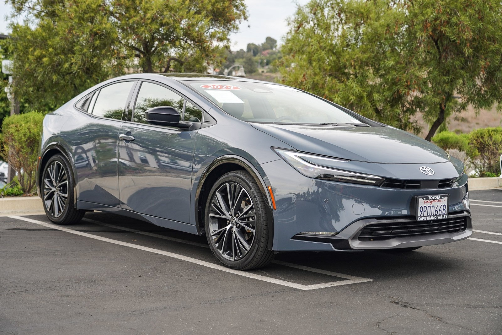 2024 Toyota Prius XLE photo 4