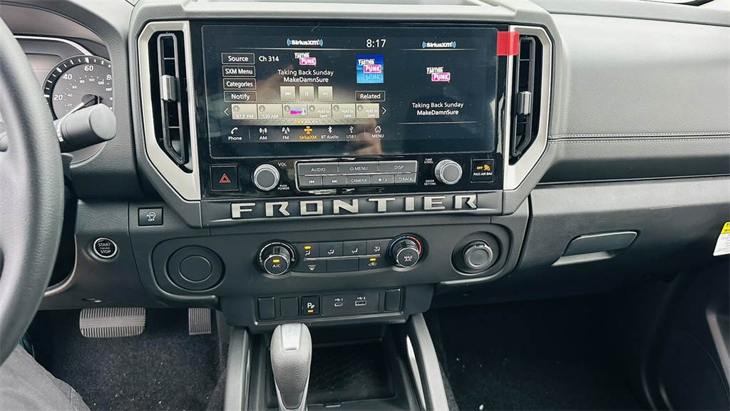 2025 Nissan Frontier SV photo 20